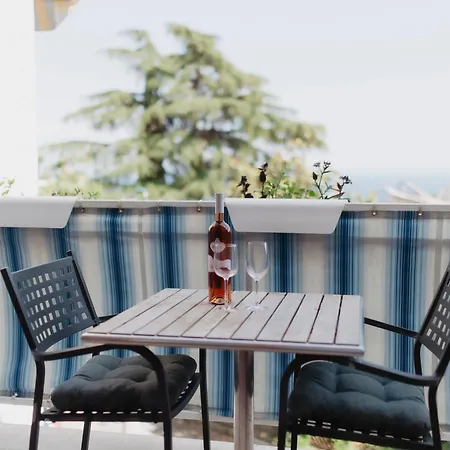 Sea View Bliss, Free Parking アパート Ičići