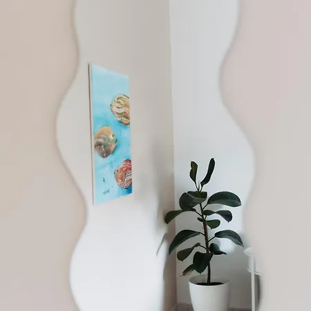 Sea View Bliss, Free Parking Apartment *