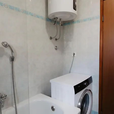 Sea View Bliss, Free Parking Apartment *